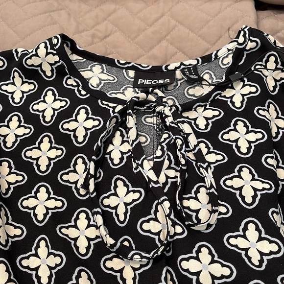 Pieces Sally Black print V-neck Printed Mini Dress/NWT/S - Picture 11 of 15